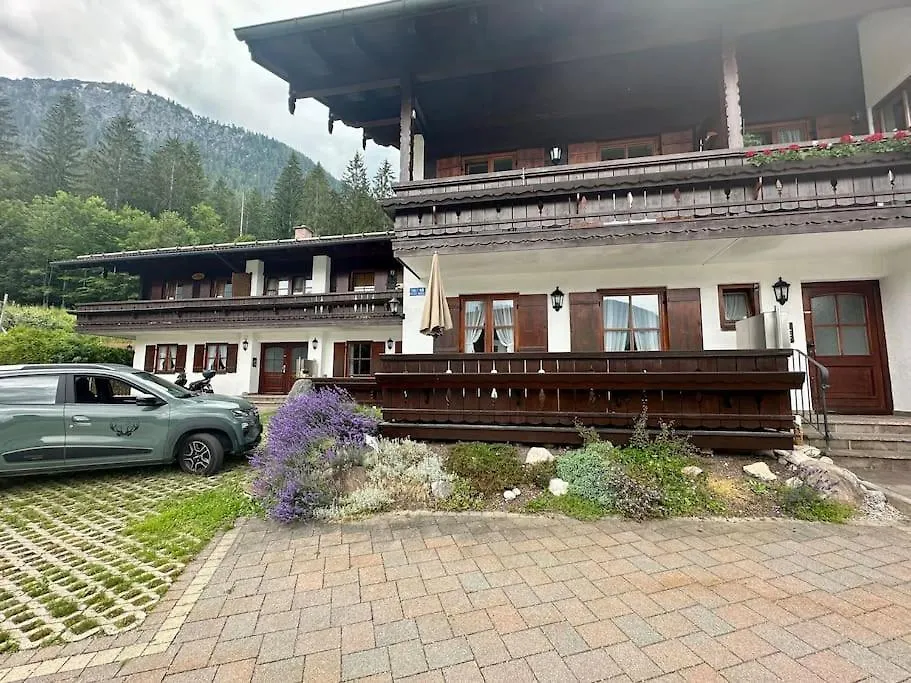 Apartment Fewo Platzhirsch Mit Bergblick Schoenau am Koenigsee Germany